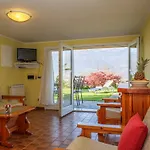 Bellavista A Garten Mit Pool Apartment