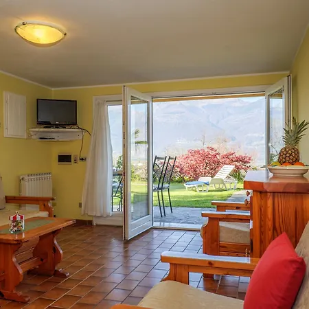 Bellavista A Garten Mit Pool Lägenhet