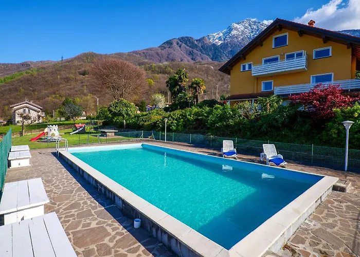 Bellavista A Garten Mit Pool * Colico