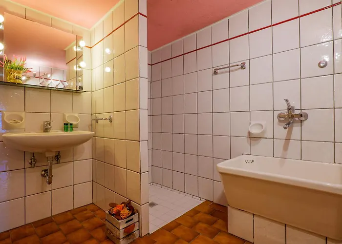 Апартаменты Bellavista A Garten Mit Pool Колико